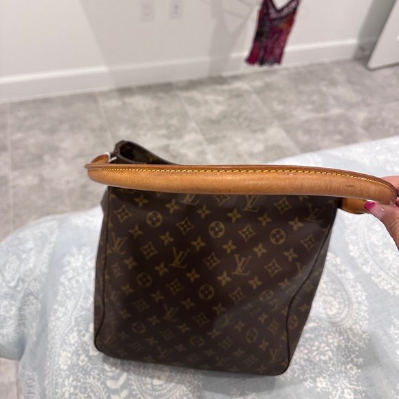 Louis Vuitton looping bag - Picture 2 of 8